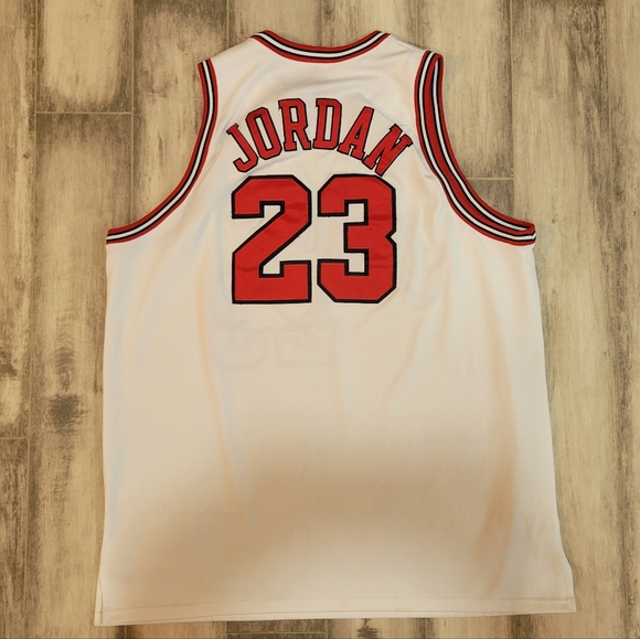 Michael Jordan Mitchell & Ness Bulls Jersey - Picture 2 of 3
